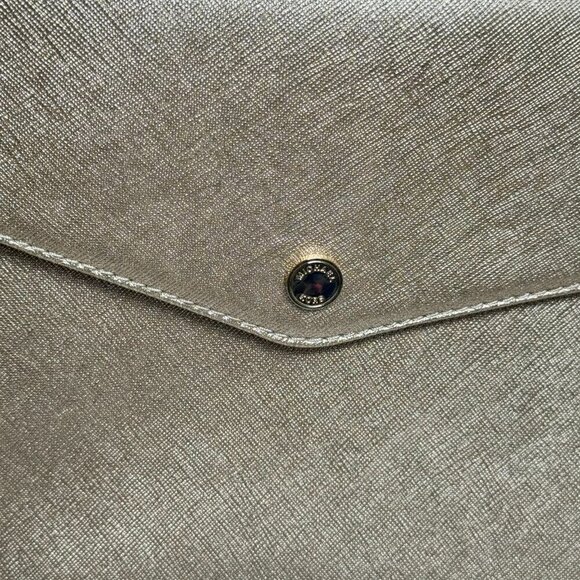 Michael Kors Gold Jet Set Front Pocket Tote Large  Never Used - Picture 3 of 12